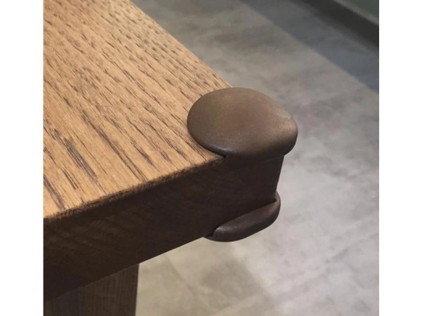 19220-2_8586-4-12-13-babydan-corner-guard-brown-brug