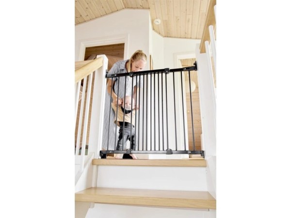 28531-24_75116-5600-zabrana-babydan-ebba-black-67-105-5-cm-kov--sroubovaci